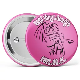   Menyasszony ölben lánybúcsús kitűző választható névvel és dátummal